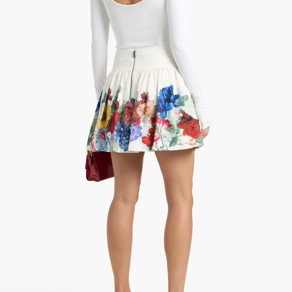 Alice and Olivia - Picture 2 of 6